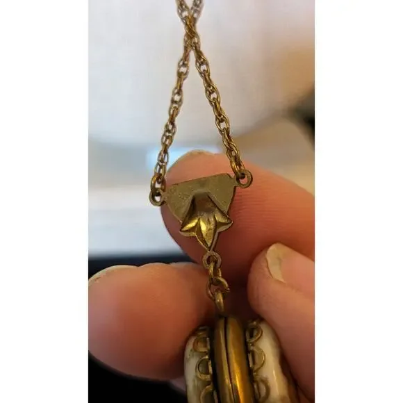 Vintage to Antique Victorian Scene Two Women Ceramic Locket - Picture 7 of 10